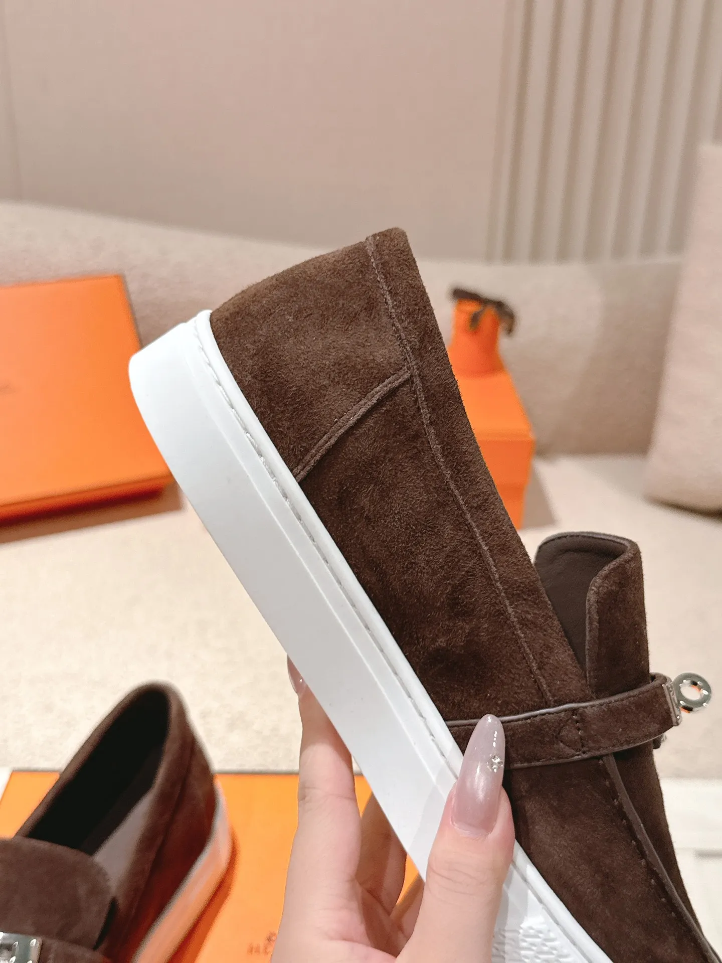 Men's shoes 💰640💰 Hermes# New Kelly buckle thick-soled loafers. Upper: cowhide/suede material. Lining: sheepskin lining. Outsole: exclusive molded outsole. Size: women's size 35-40, men's size 39-45 (female 41/male 46 customized, non-refundable)